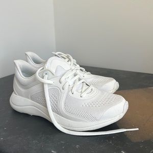 Lululemon Chargefeel Low Women's Workout Shoe size 5.5 white